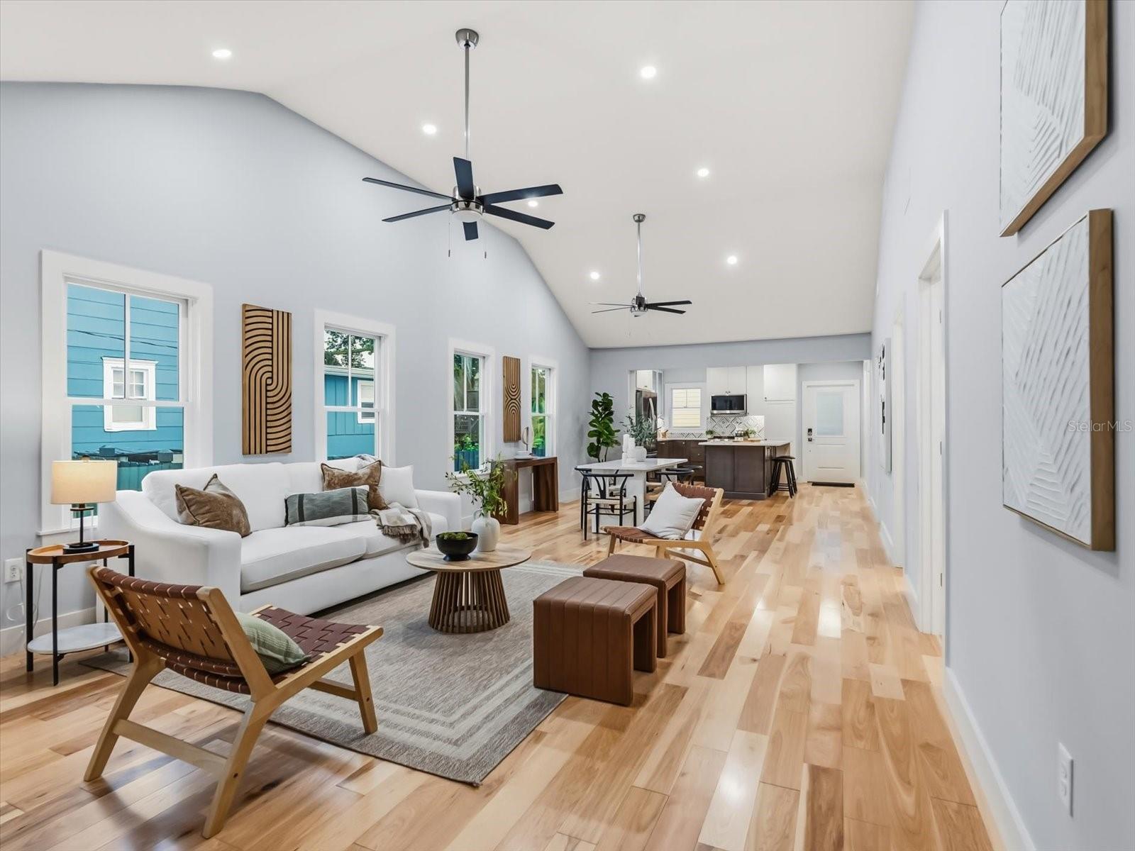 Orlando, Florida, 32801, United States, 4 Bedrooms Bedrooms, ,3 BathroomsBathrooms,Residential,Active,1972164