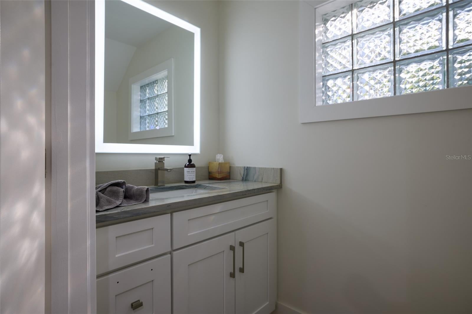 Orlando, Florida, 32801, United States, ,4 BathroomsBathrooms,Residential,Active,1703548