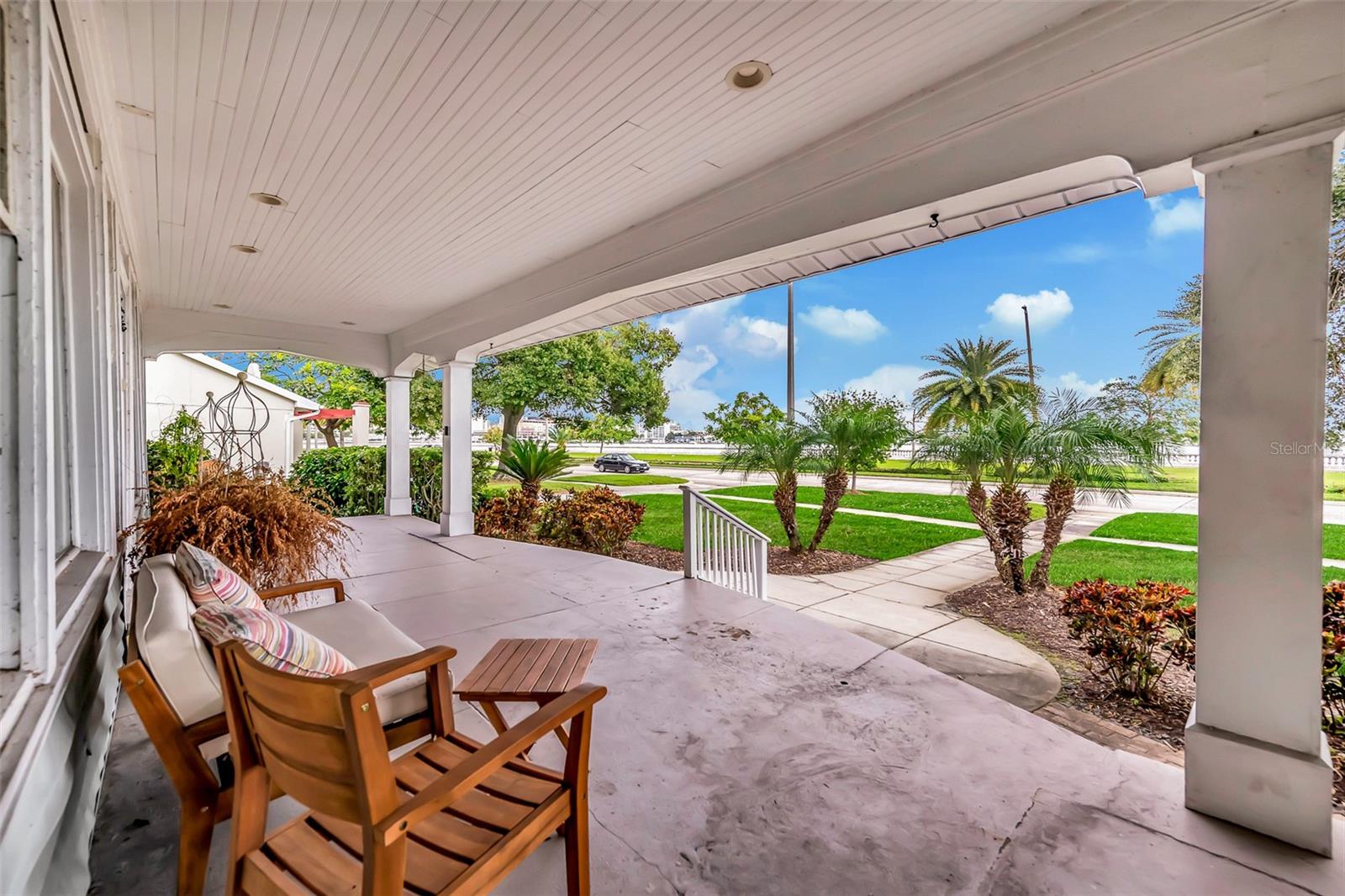 Tampa, Florida, 33606, United States, 4 Bedrooms Bedrooms, ,4 BathroomsBathrooms,Residential,Pending,1987252