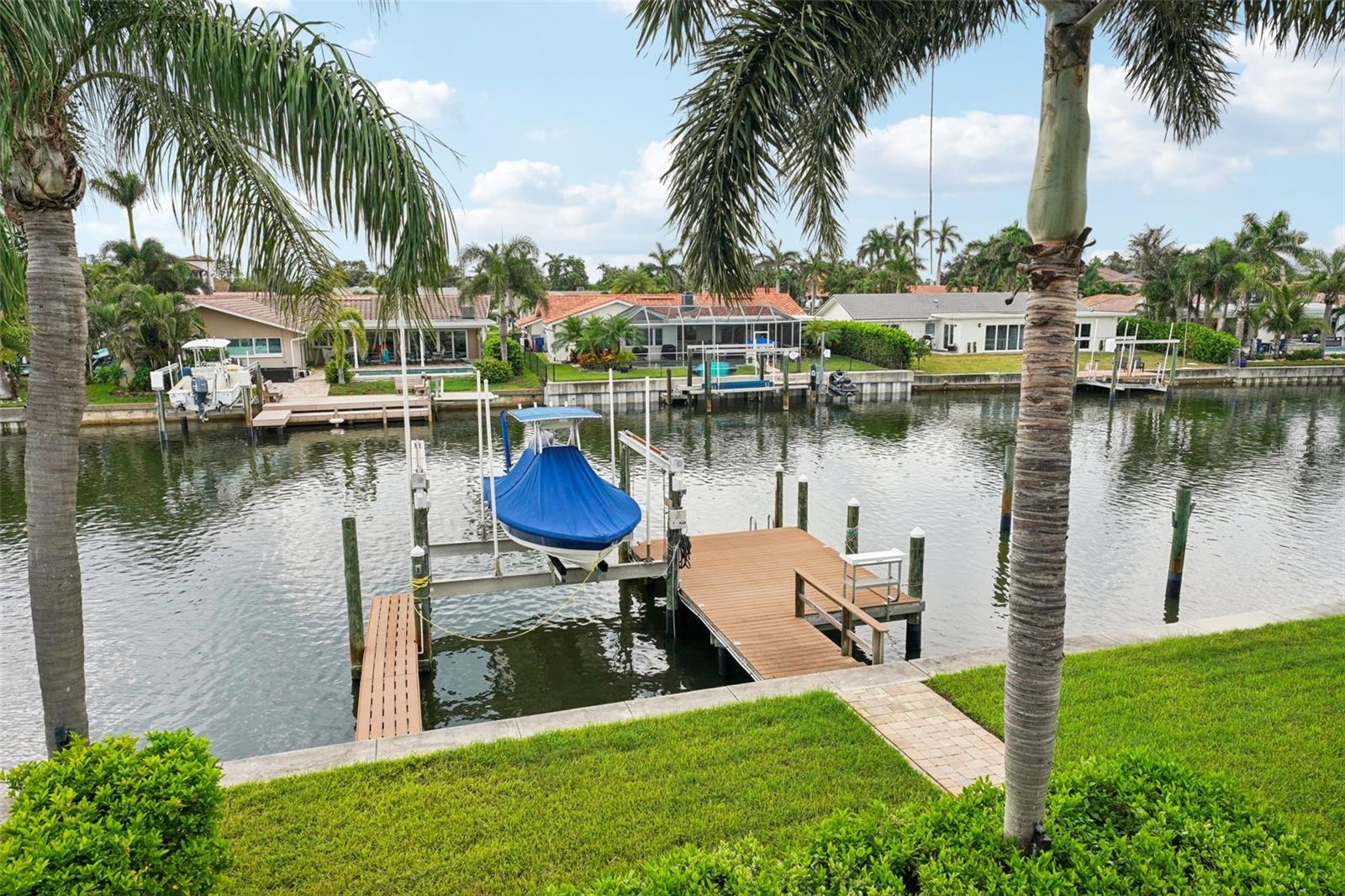 St Petersburg, Florida, 33703, United States, 4 Bedrooms Bedrooms, ,4 BathroomsBathrooms,Residential,Active,1934835