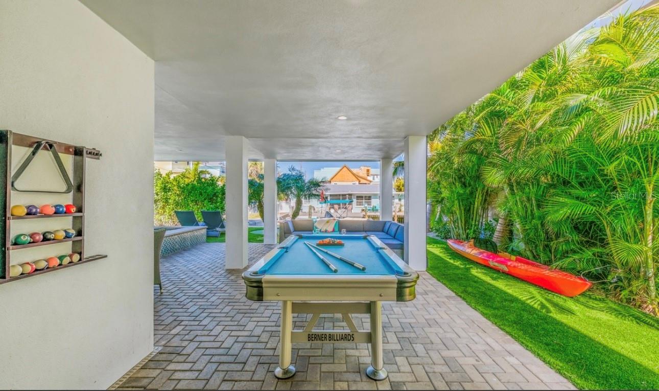 Bradenton Beach, Florida, 34217, United States, 7 Bedrooms Bedrooms, ,8 BathroomsBathrooms,Residential,Active,1988487