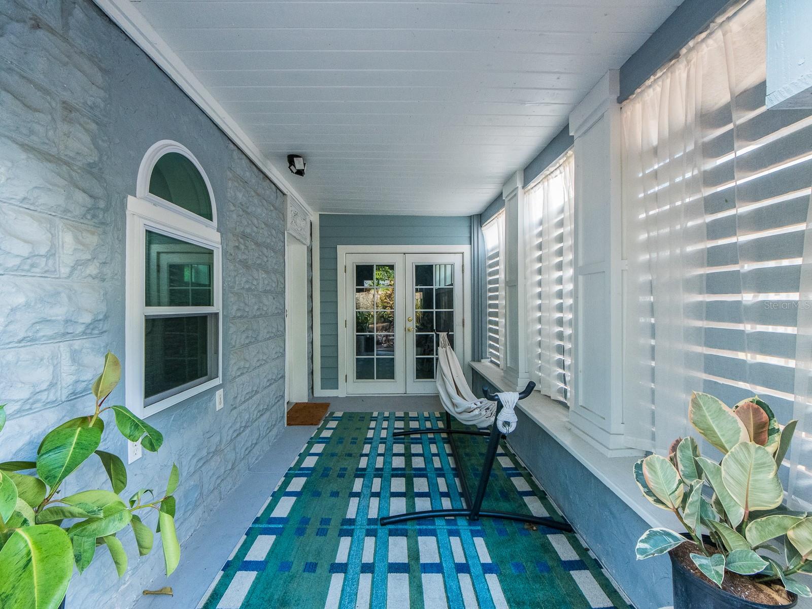 St Petersburg, Florida, 33705, United States, 6 Bedrooms Bedrooms, ,4 BathroomsBathrooms,Residential,Active,1986869