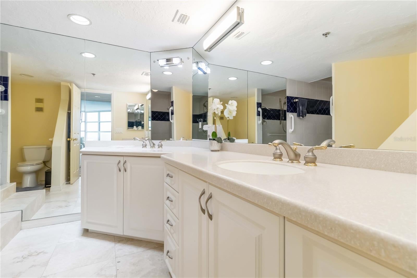Sarasota, Florida, 34236, United States, 3 Bedrooms Bedrooms, ,3 BathroomsBathrooms,Residential,Active,1936684