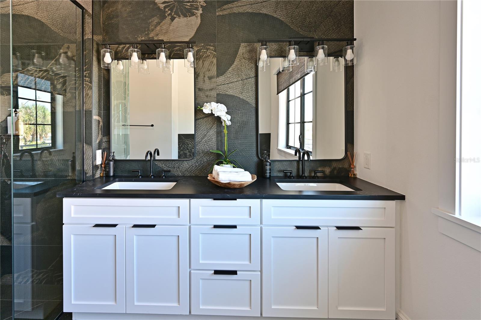 Holmes Beach, Florida, 34217, United States, 4 Bedrooms Bedrooms, ,4 BathroomsBathrooms,Residential,Active,1995267