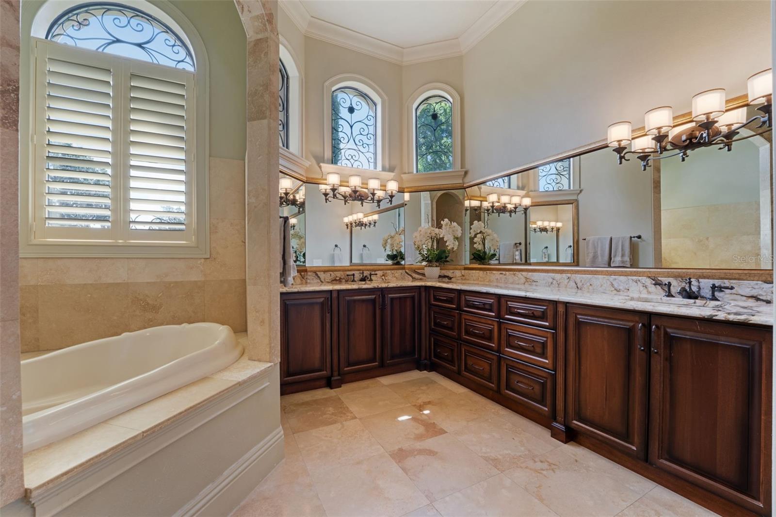 Windermere, Florida, 34786, United States, 5 Bedrooms Bedrooms, ,4 BathroomsBathrooms,Residential,Pending,2052045