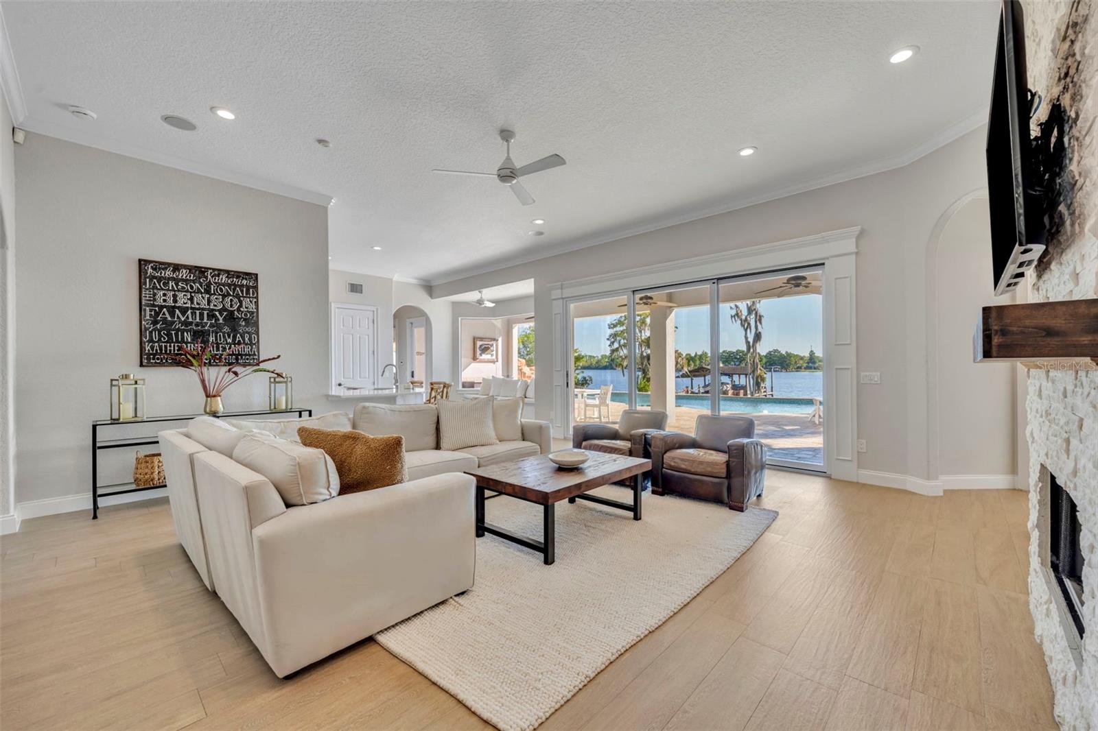 Oviedo, Florida, 32765, United States, 5 Bedrooms Bedrooms, ,5 BathroomsBathrooms,Residential,Active,1952070