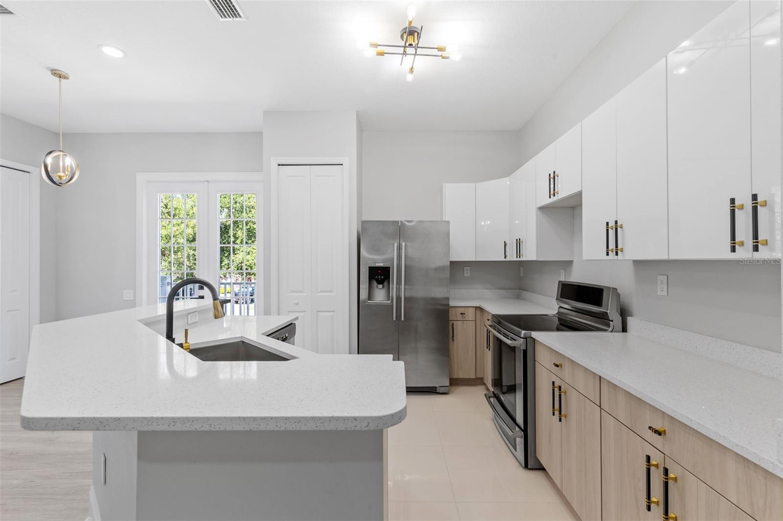 Brandon, Florida, 33510, United States, 6 Bedrooms Bedrooms, ,7 BathroomsBathrooms,Residential,Active,1905348