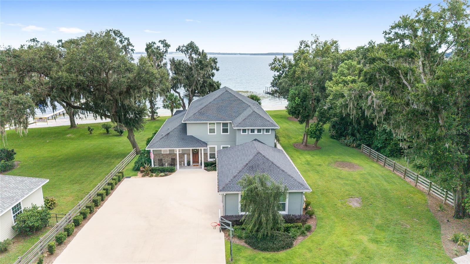 Ocklawaha, Florida, 32179, United States, 5 Bedrooms Bedrooms, ,4 BathroomsBathrooms,Residential,Active,1944075