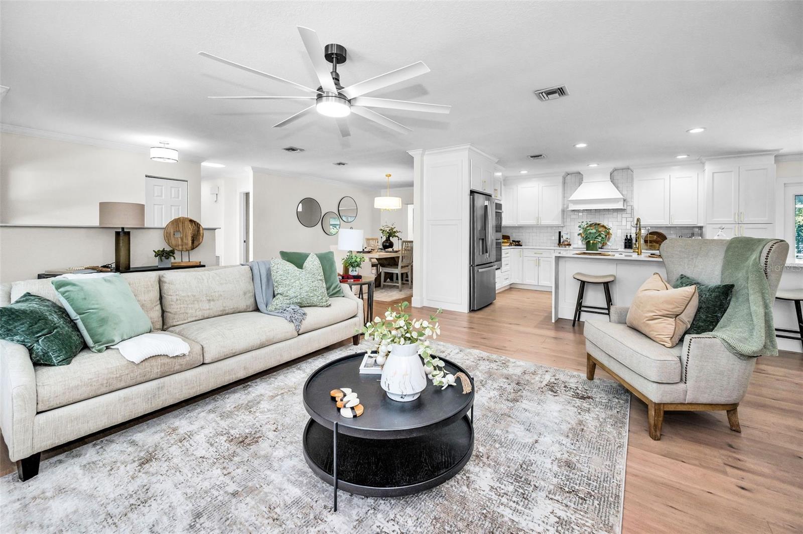 Tampa, Florida, 33609, United States, 4 Bedrooms Bedrooms, ,4 BathroomsBathrooms,Residential,Active,1880304