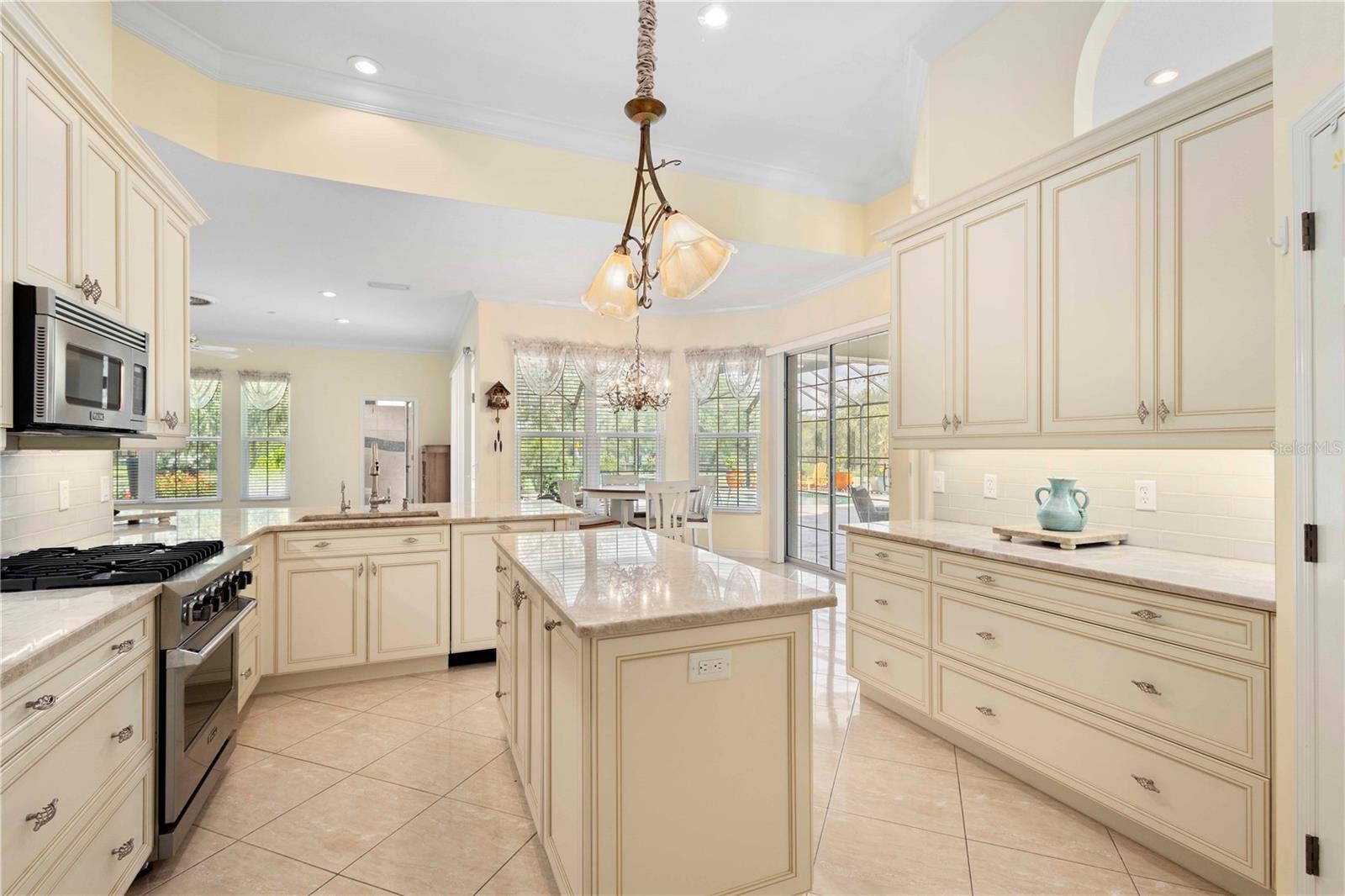 Sarasota, Florida, 34240, United States, 3 Bedrooms Bedrooms, ,3 BathroomsBathrooms,Residential,Active,1987206