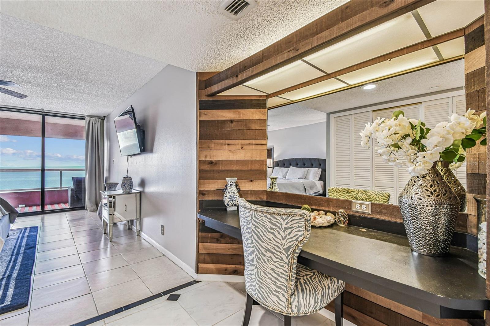 Clearwater Beach, Florida, 33767, United States, 2 Bedrooms Bedrooms, ,3 BathroomsBathrooms,Residential,Active,1919072