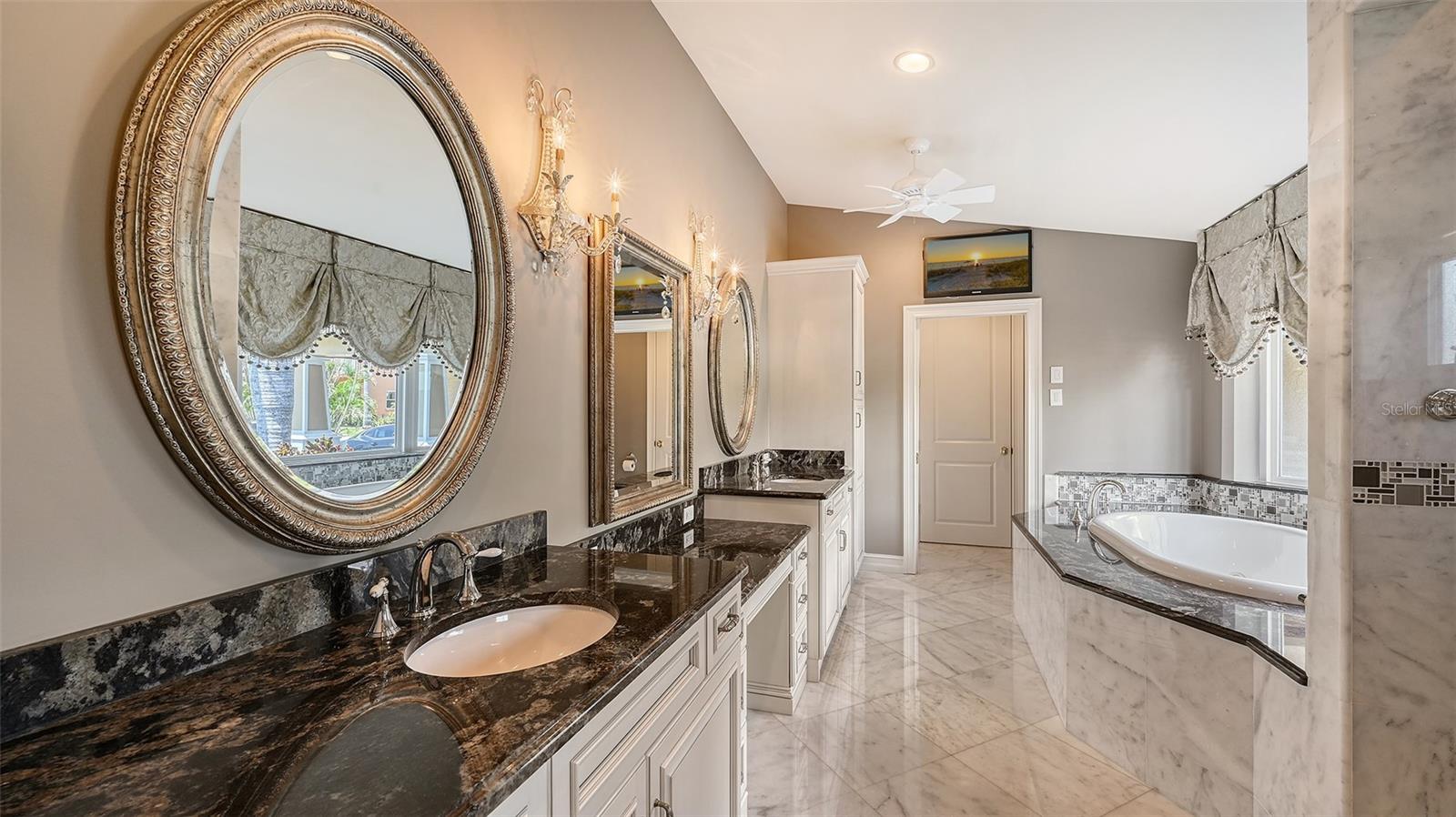 Longboat Key, Florida, 34228, United States, 4 Bedrooms Bedrooms, ,4 BathroomsBathrooms,Residential,Active,1926682