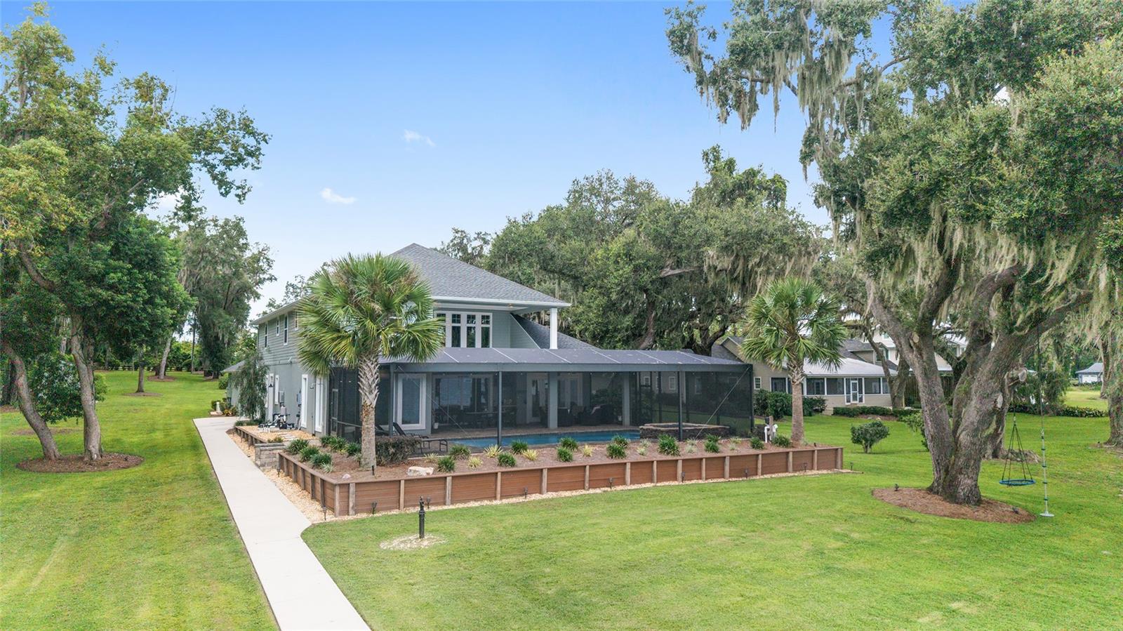 Ocklawaha, Florida, 32179, United States, 5 Bedrooms Bedrooms, ,4 BathroomsBathrooms,Residential,Active,1944075