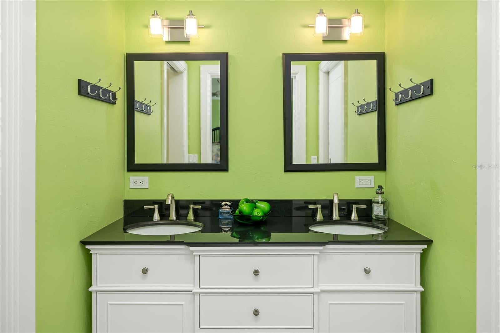 Longboat Key, Florida, 34228, United States, 3 Bedrooms Bedrooms, ,4 BathroomsBathrooms,Residential,Active,1995265