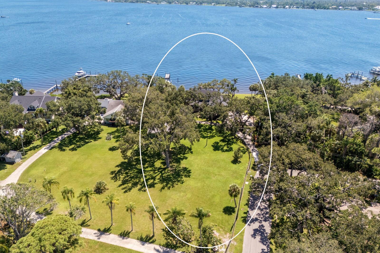 Palmetto, Florida, 34221, United States, 3 Bedrooms Bedrooms, ,4 BathroomsBathrooms,Residential,Active,1952285