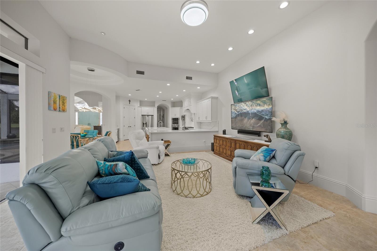 Sarasota, Florida, 34240, United States, 4 Bedrooms Bedrooms, ,5 BathroomsBathrooms,Residential,Active,1898192