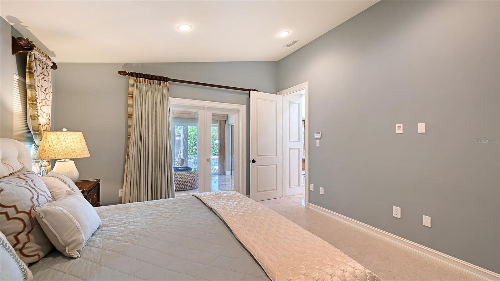 Longboat Key, Florida, 34228, United States, 4 Bedrooms Bedrooms, ,4 BathroomsBathrooms,Residential,Active,1926682