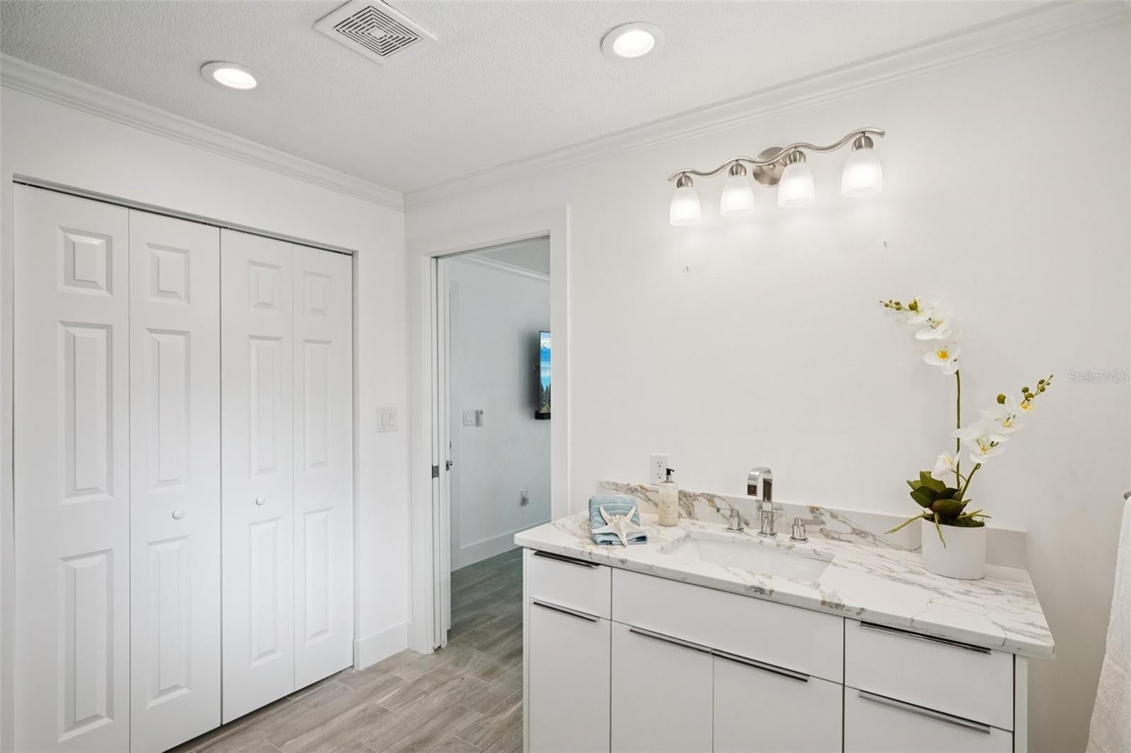 St Petersburg, Florida, 33703, United States, 4 Bedrooms Bedrooms, ,4 BathroomsBathrooms,Residential,Active,1934835