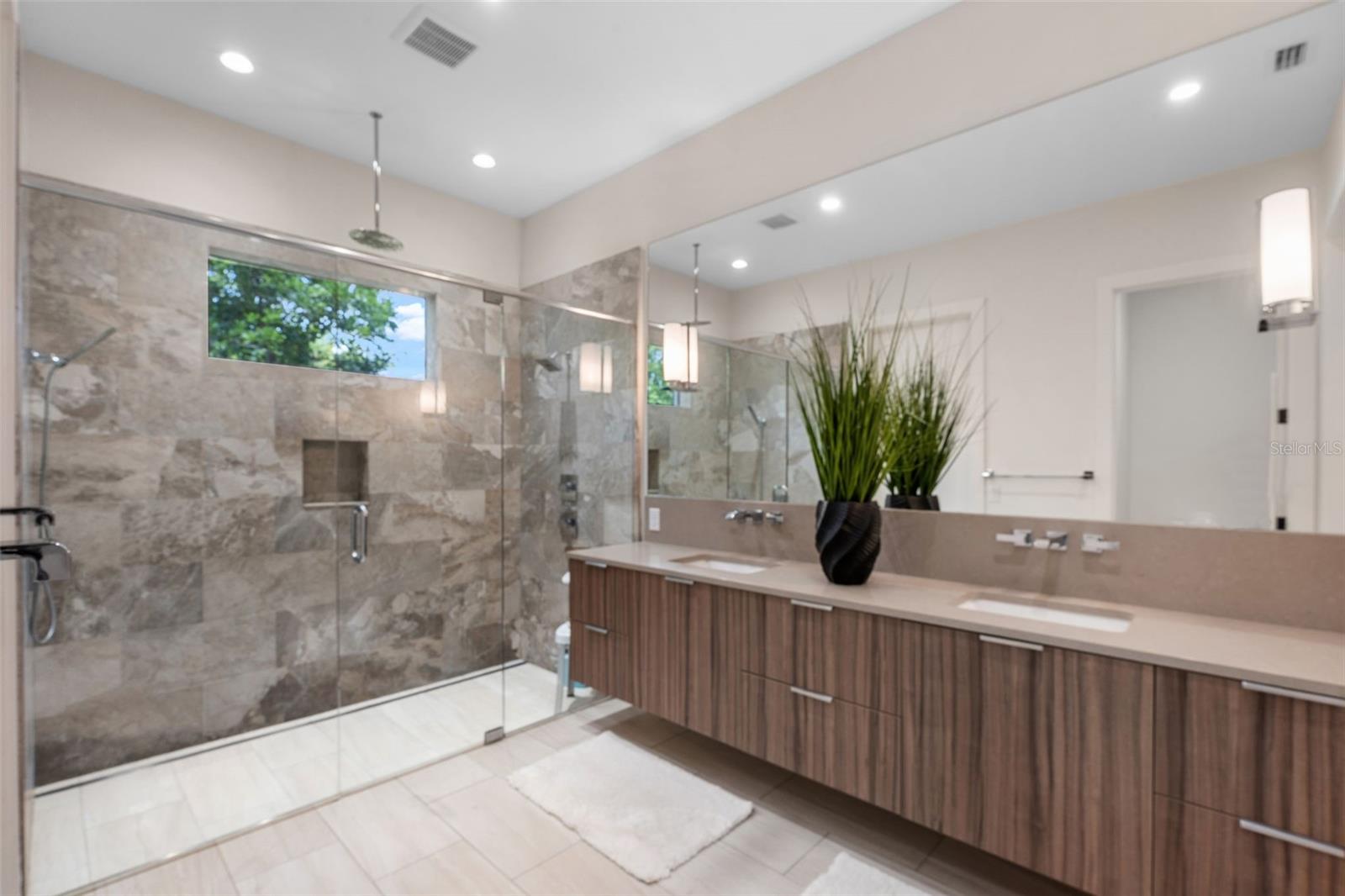 Winter Park, Florida, 32789, United States, 3 Bedrooms Bedrooms, ,4 BathroomsBathrooms,Residential,Active,1884859