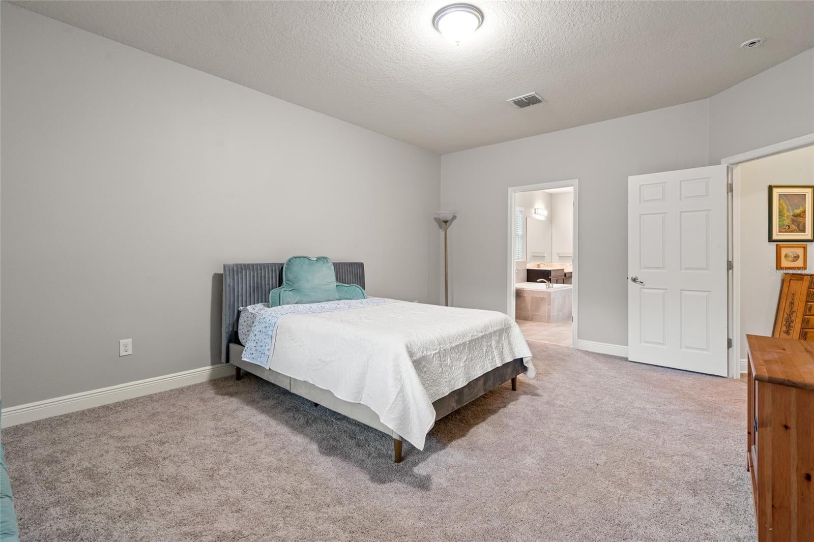 Lutz, Florida, 33549, United States, 7 Bedrooms Bedrooms, ,5 BathroomsBathrooms,Residential,Active,1934823