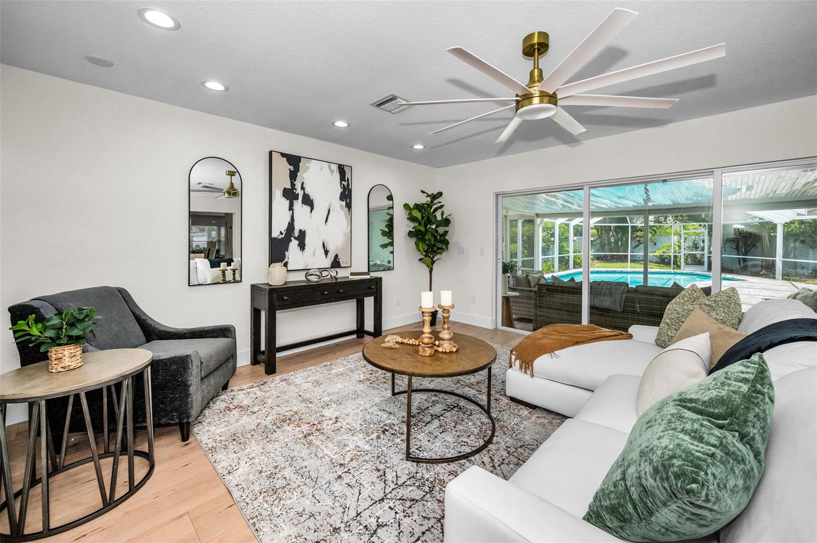 Tampa, Florida, 33609, United States, 4 Bedrooms Bedrooms, ,4 BathroomsBathrooms,Residential,Active,1880304