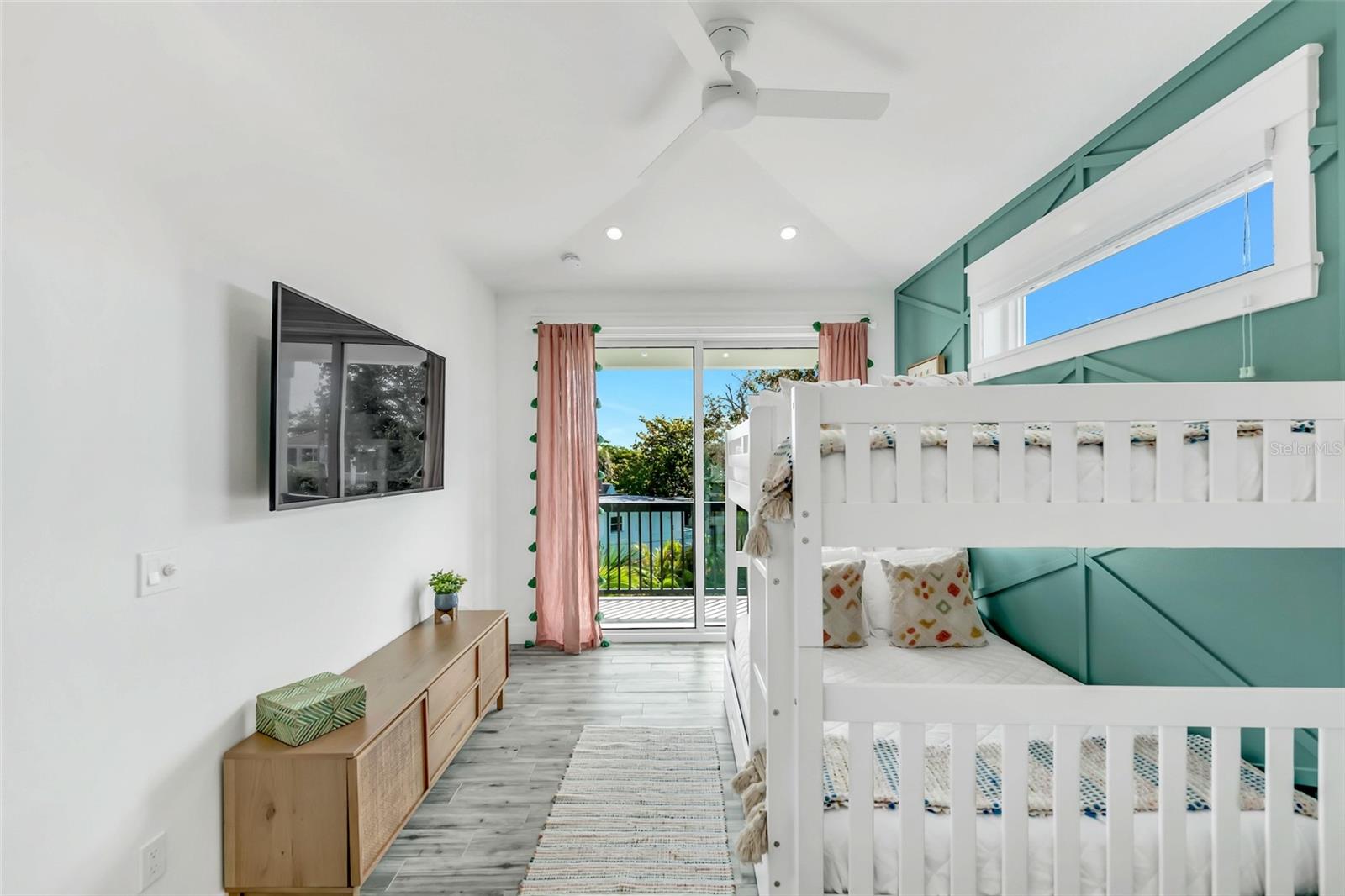 Sarasota, Florida, 34242, United States, 7 Bedrooms Bedrooms, ,7 BathroomsBathrooms,Residential,Active,1831779