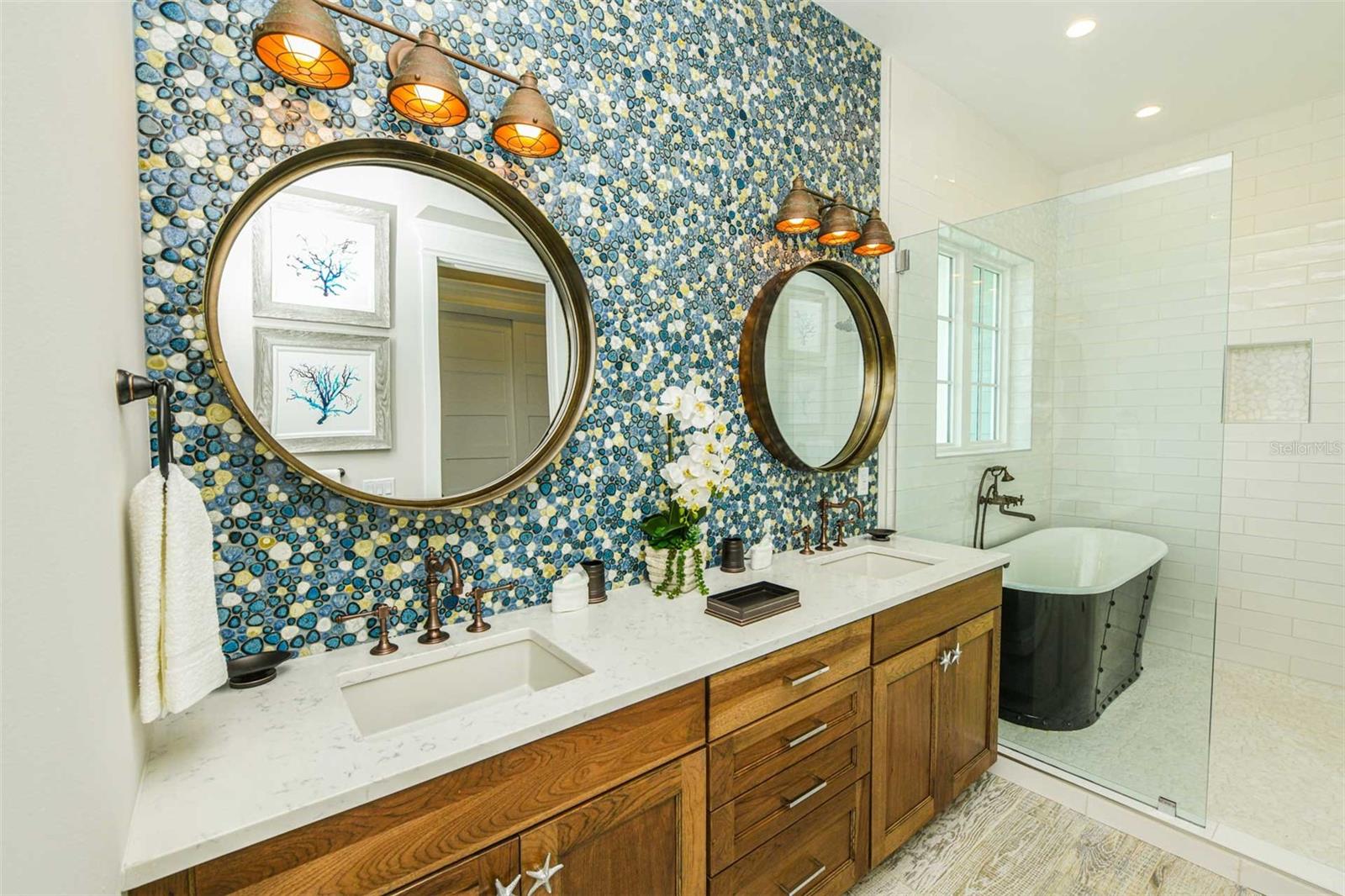 Sarasota, Florida, 34236, United States, 7 Bedrooms Bedrooms, ,8 BathroomsBathrooms,Residential,Active,1774005