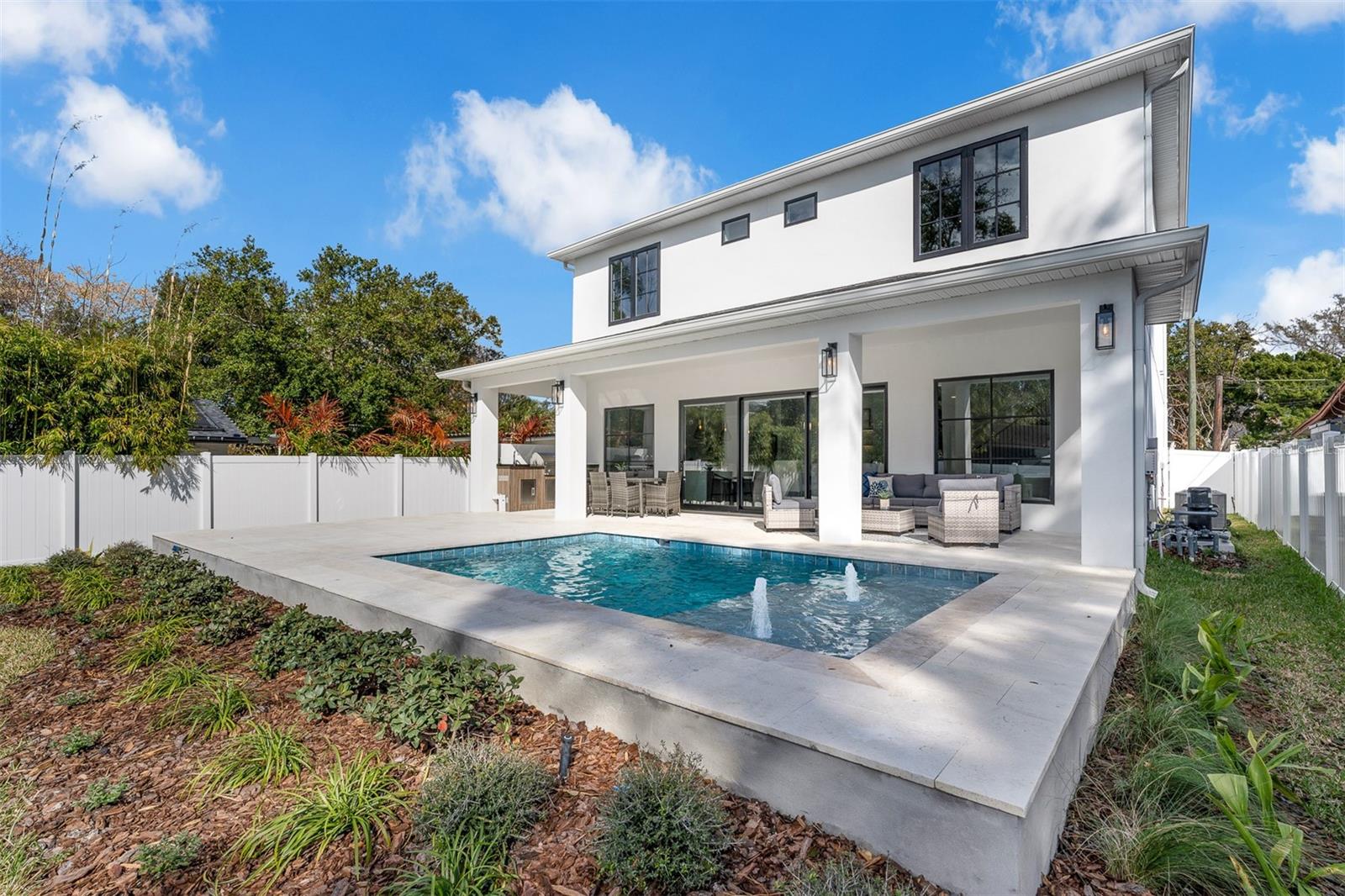 Orlando, Florida, 32804, United States, 5 Bedrooms Bedrooms, ,5 BathroomsBathrooms,Residential,Active,2019846