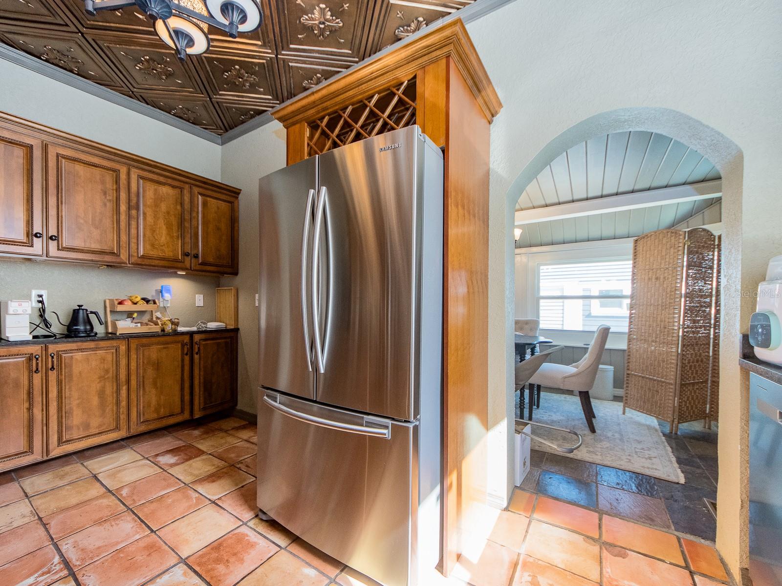 St Petersburg, Florida, 33705, United States, 6 Bedrooms Bedrooms, ,4 BathroomsBathrooms,Residential,Active,1986869