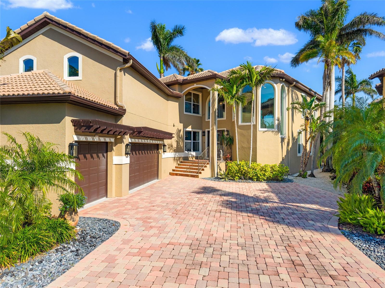 Apollo Beach, Florida, 33572, United States, ,5 BathroomsBathrooms,Residential,Active,1781627