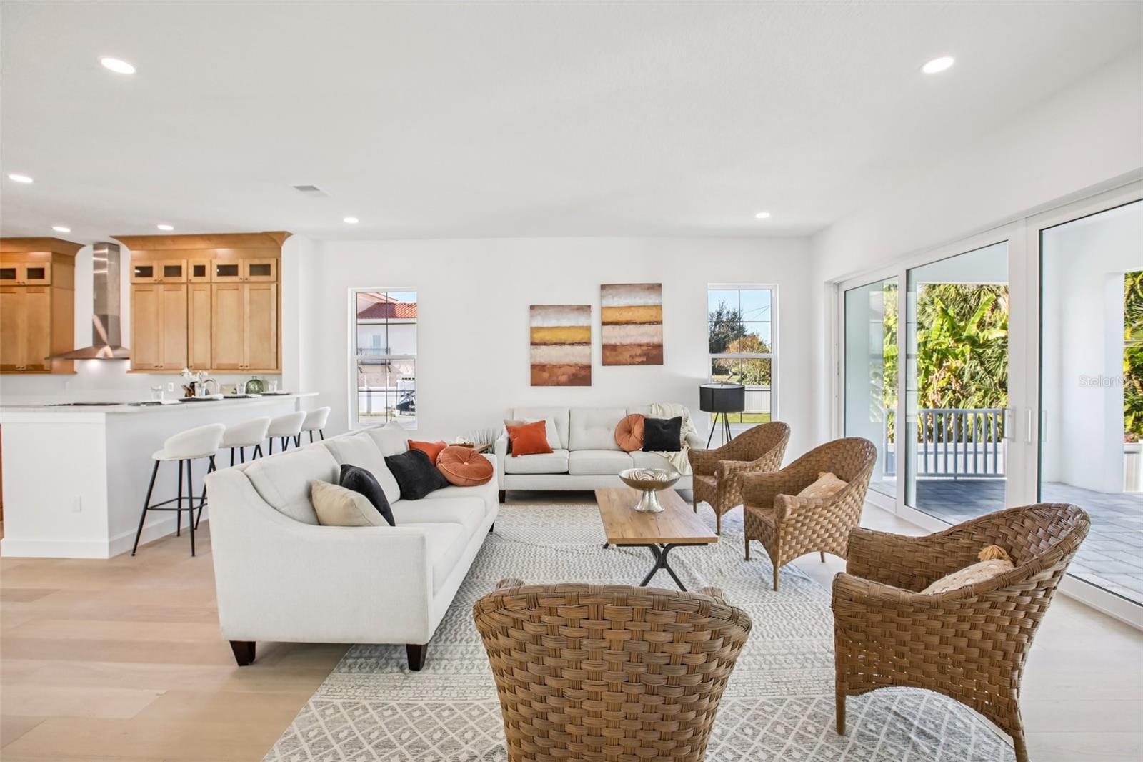 St Petersburg, Florida, 33704, United States, 4 Bedrooms Bedrooms, ,4 BathroomsBathrooms,Residential,Active,2015262