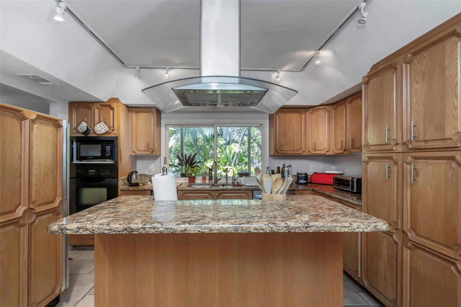 St Petersburg, Florida, 33702, United States, 5 Bedrooms Bedrooms, ,4 BathroomsBathrooms,Residential,Active,1920242