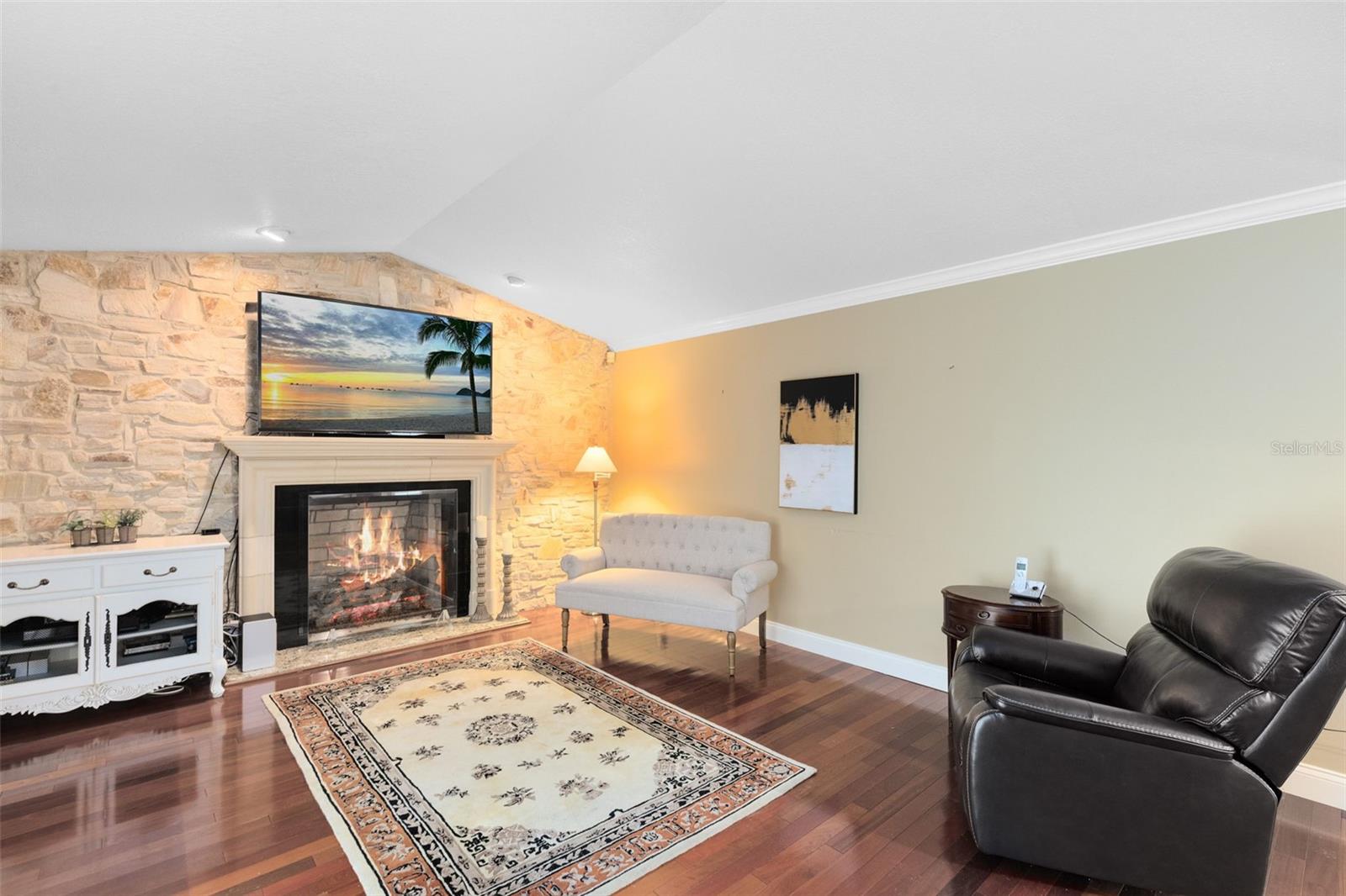 Winter Springs, Florida, 32708, United States, 4 Bedrooms Bedrooms, ,3 BathroomsBathrooms,Residential,Active,1894515
