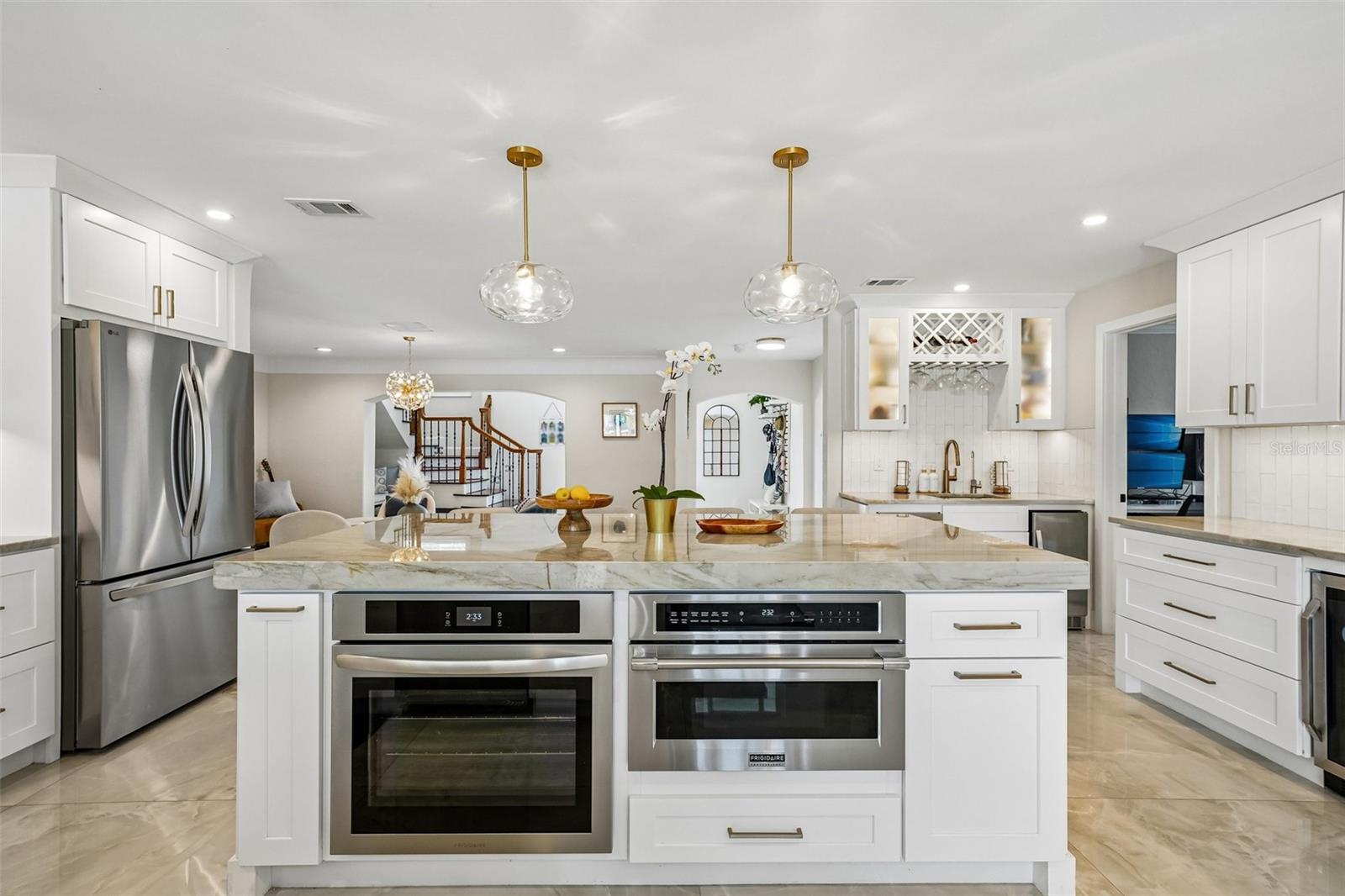 St Petersburg, Florida, 33703, United States, 5 Bedrooms Bedrooms, ,3 BathroomsBathrooms,Residential,Active,2051998