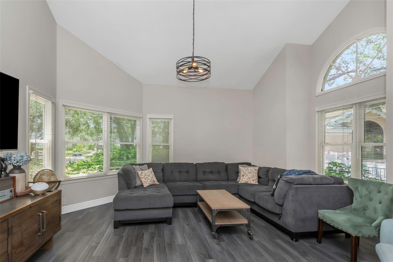 St Petersburg, Florida, 33702, United States, 5 Bedrooms Bedrooms, ,4 BathroomsBathrooms,Residential,Active,1920242