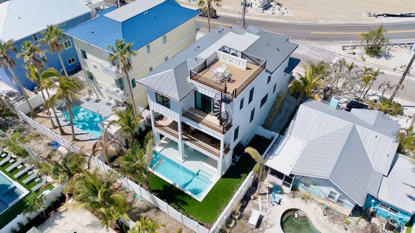 Bradenton Beach, Florida, 34217, United States, 7 Bedrooms Bedrooms, ,7 BathroomsBathrooms,Residential,Active,1971023