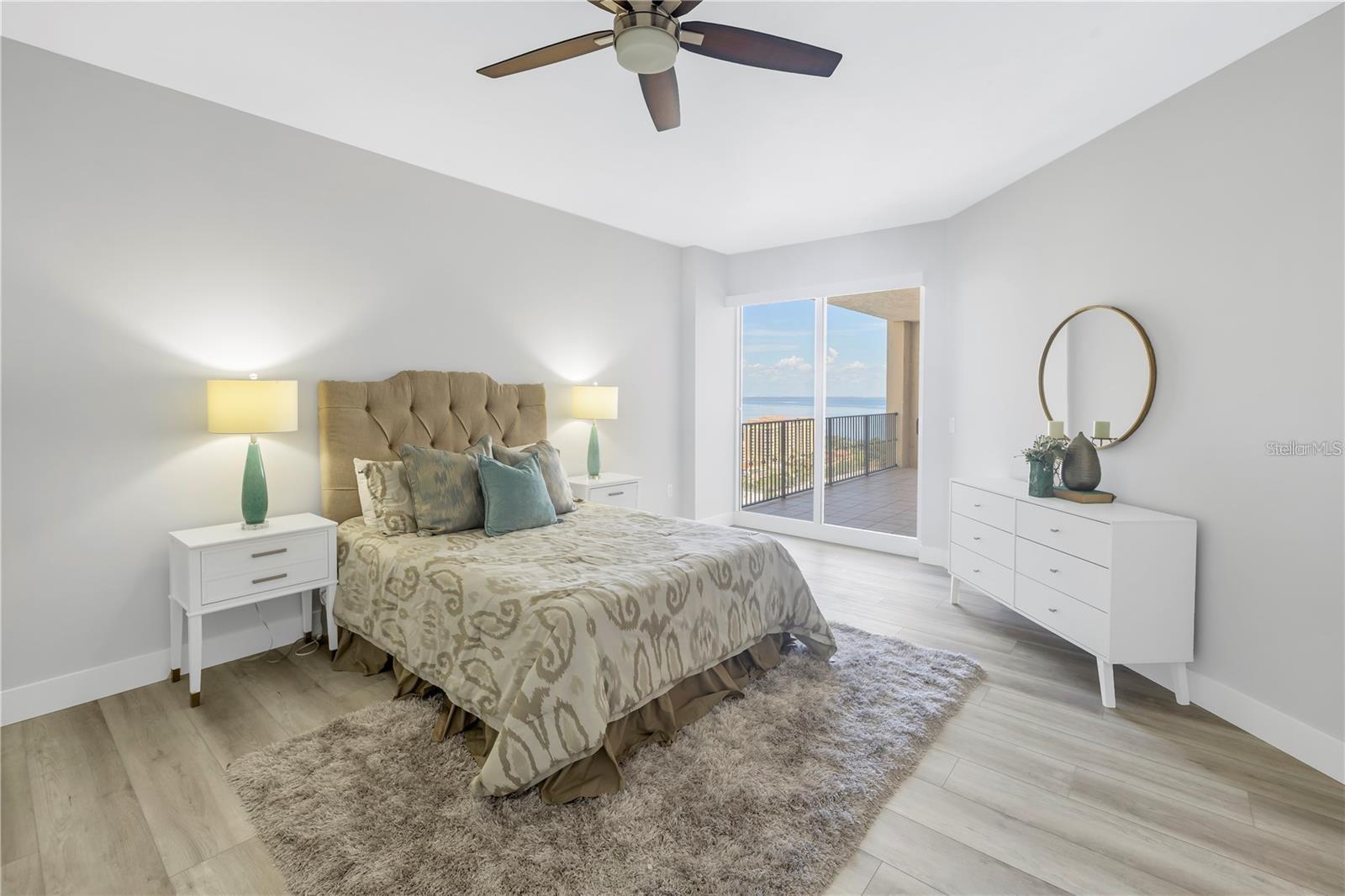 St Petersburg, Florida, 33701, United States, 2 Bedrooms Bedrooms, ,3 BathroomsBathrooms,Residential,Active,1888963