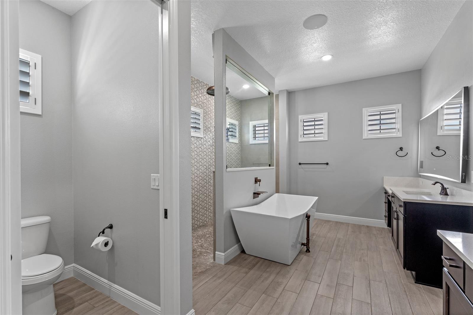 Eustis, Florida, 32736, United States, 4 Bedrooms Bedrooms, ,5 BathroomsBathrooms,Residential,Active,1929677
