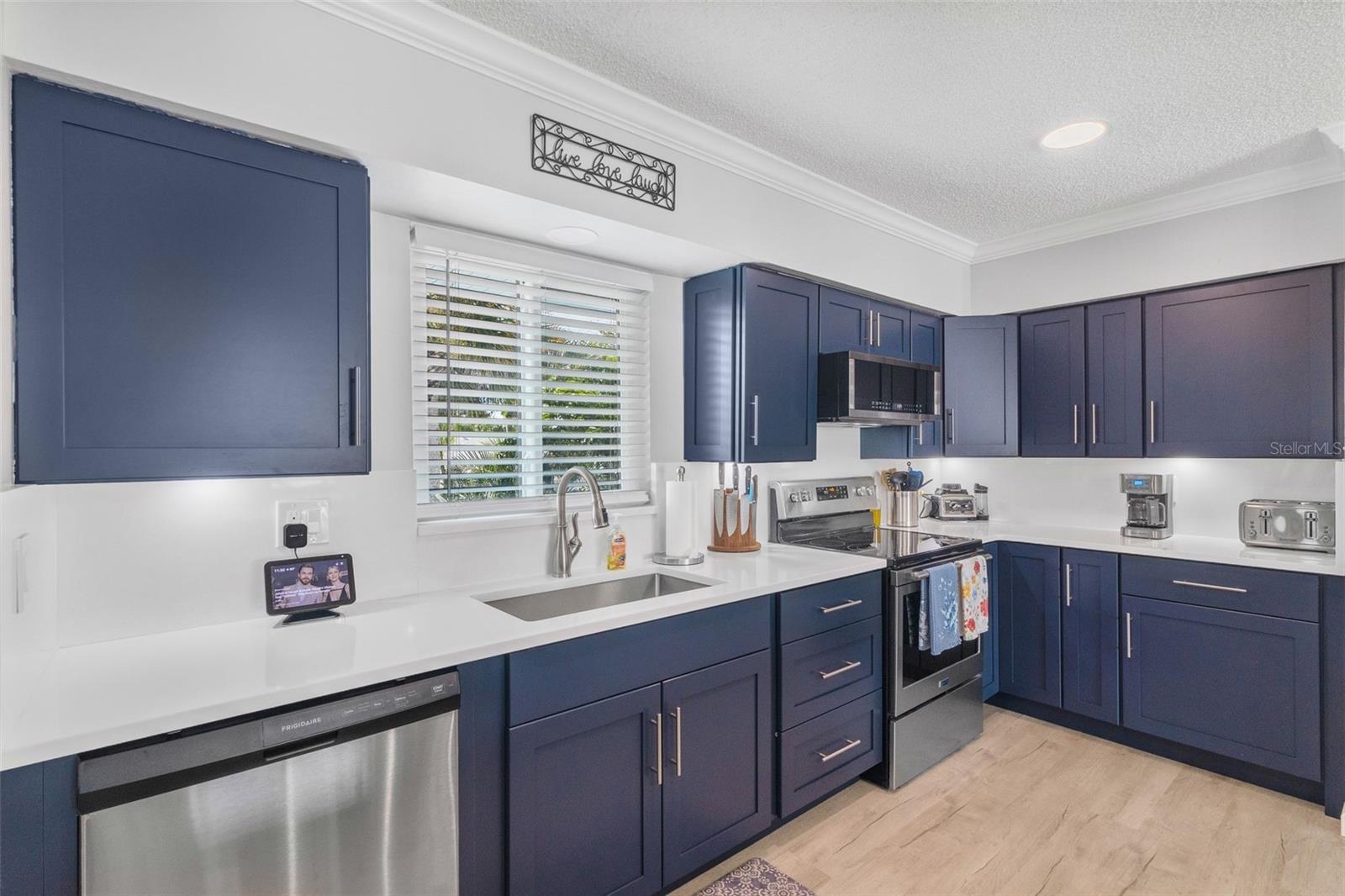 Englewood, Florida, 34223, United States, 3 Bedrooms Bedrooms, ,4 BathroomsBathrooms,Residential,Active,1944259