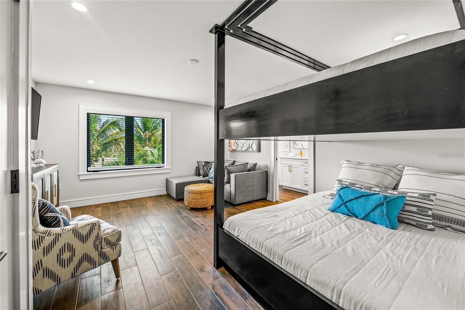 Sarasota, Florida, 34236, United States, 6 Bedrooms Bedrooms, ,8 BathroomsBathrooms,Residential,Active,1773155