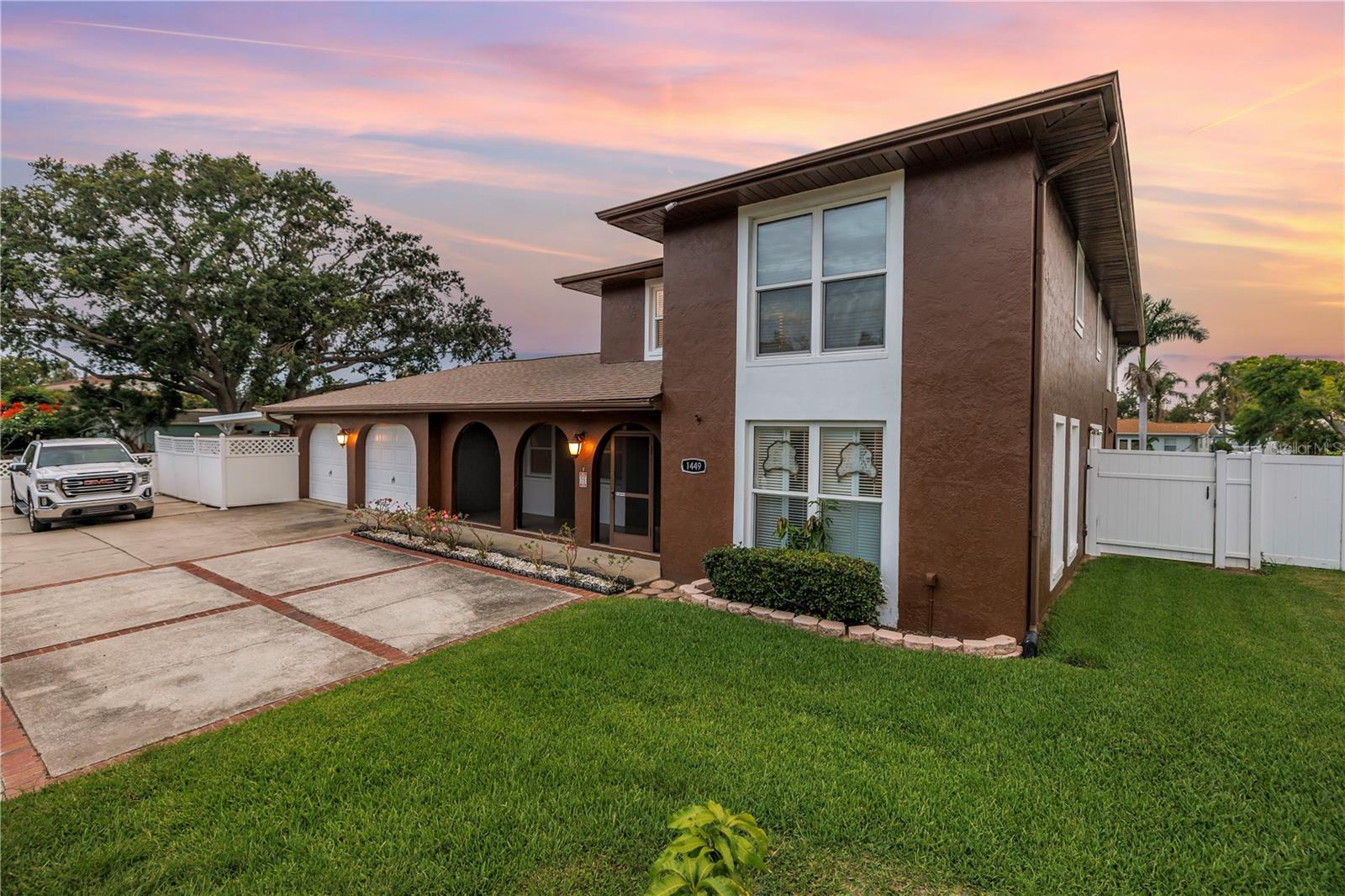 St Petersburg, Florida, 33703, United States, 5 Bedrooms Bedrooms, ,3 BathroomsBathrooms,Residential,Active,1824530