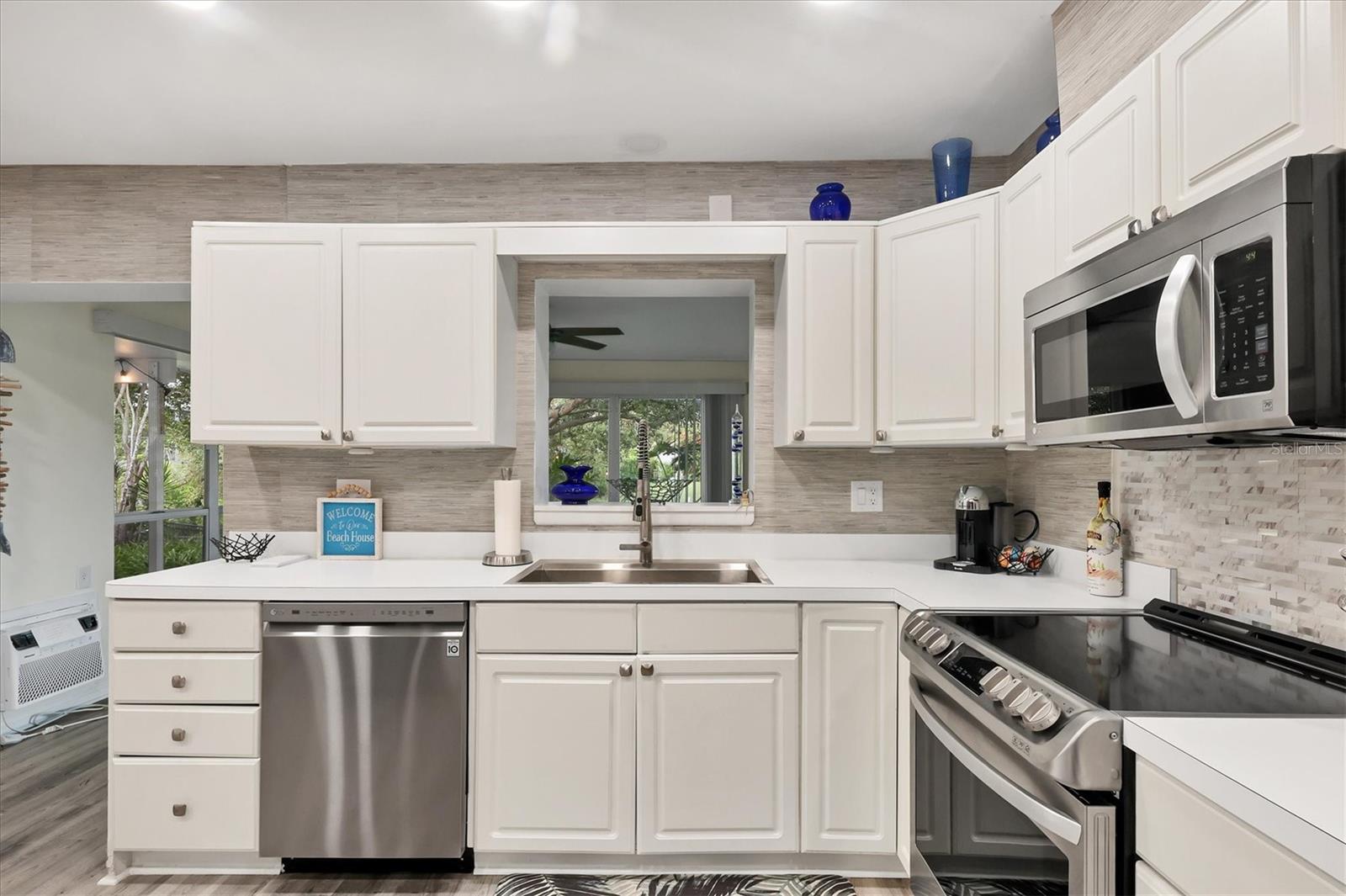 Sarasota, Florida, 34231, United States, 3 Bedrooms Bedrooms, ,2 BathroomsBathrooms,Residential,Active,2010584