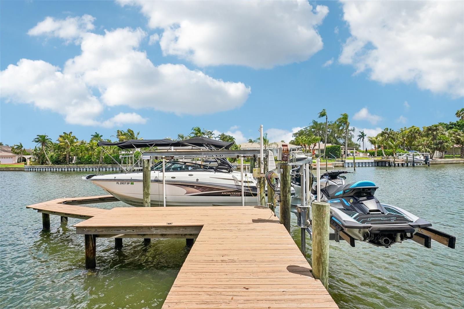 St Petersburg, Florida, 33703, United States, 5 Bedrooms Bedrooms, ,3 BathroomsBathrooms,Residential,Active,2051998