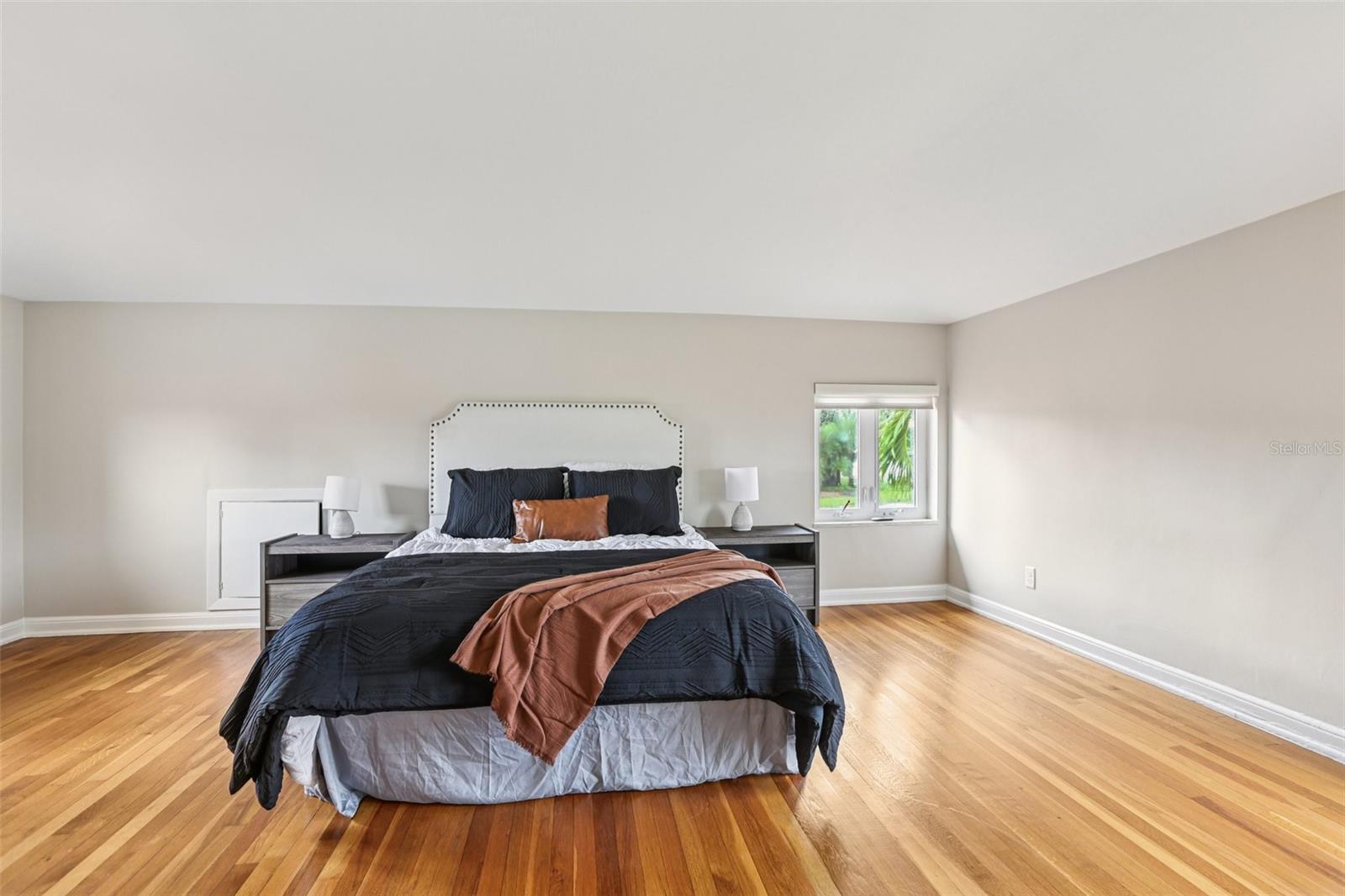 St Petersburg, Florida, 33705, United States, 4 Bedrooms Bedrooms, ,4 BathroomsBathrooms,Residential,Active,1927682