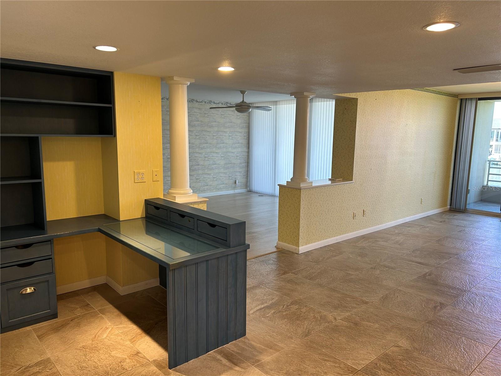 St Petersburg, Florida, 33707, United States, 4 Bedrooms Bedrooms, ,5 BathroomsBathrooms,Residential,Active,1985578