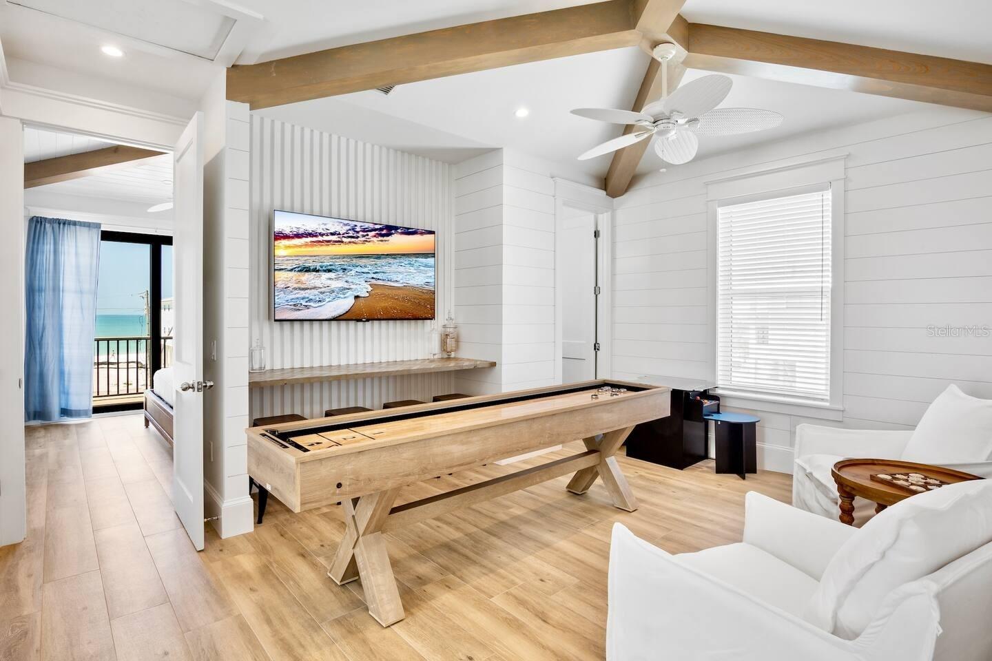 Bradenton Beach, Florida, 34217, United States, 7 Bedrooms Bedrooms, ,7 BathroomsBathrooms,Residential,Active,1971023