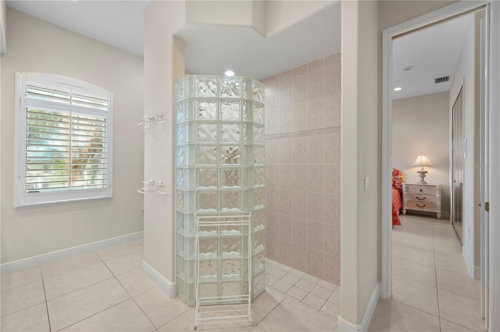 Punta Gorda, Florida, 33950, United States, 5 Bedrooms Bedrooms, ,5 BathroomsBathrooms,Residential,Active,2007175