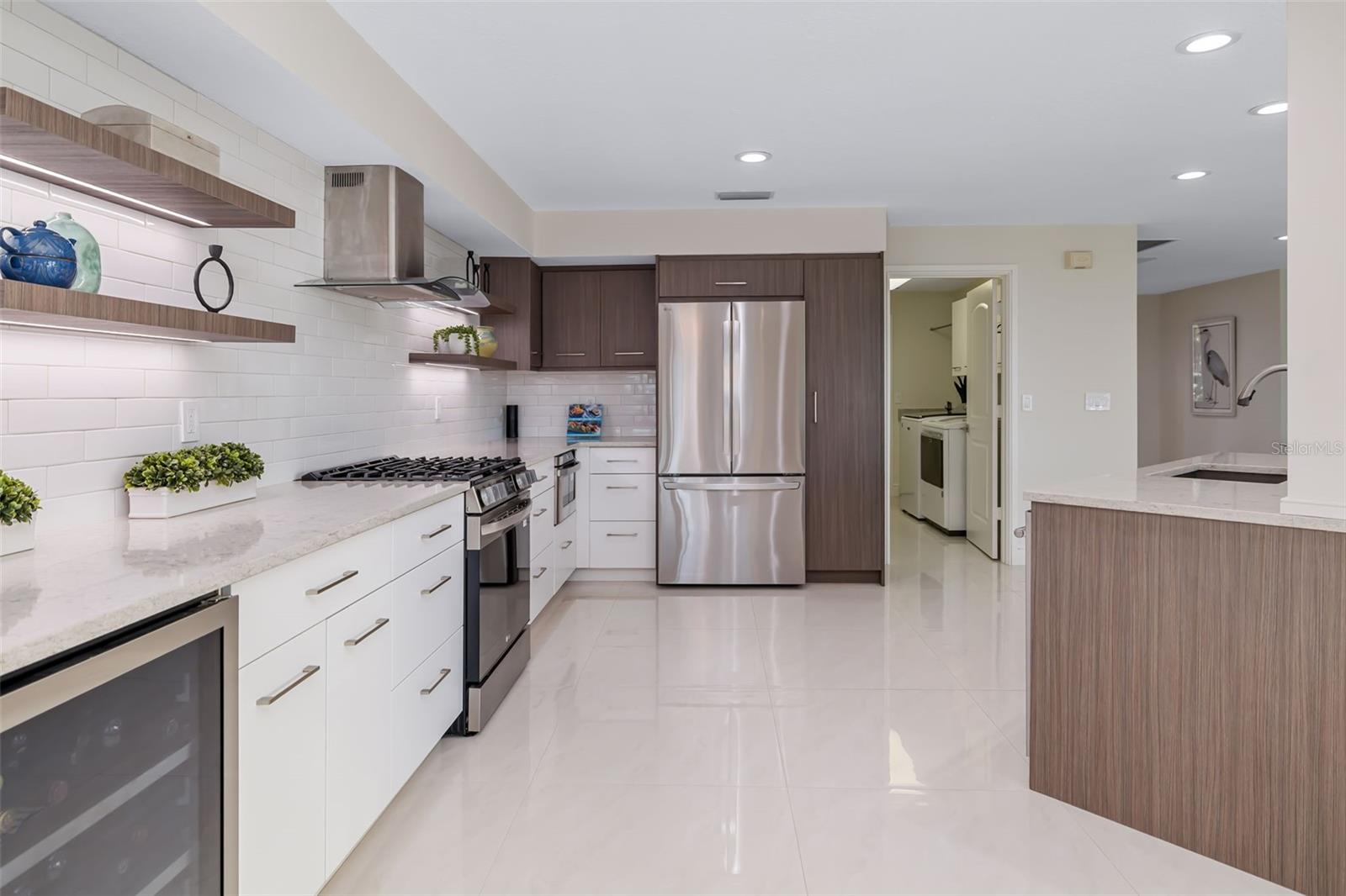 Sarasota, Florida, 34236, United States, 3 Bedrooms Bedrooms, ,4 BathroomsBathrooms,Residential,Active,2007150