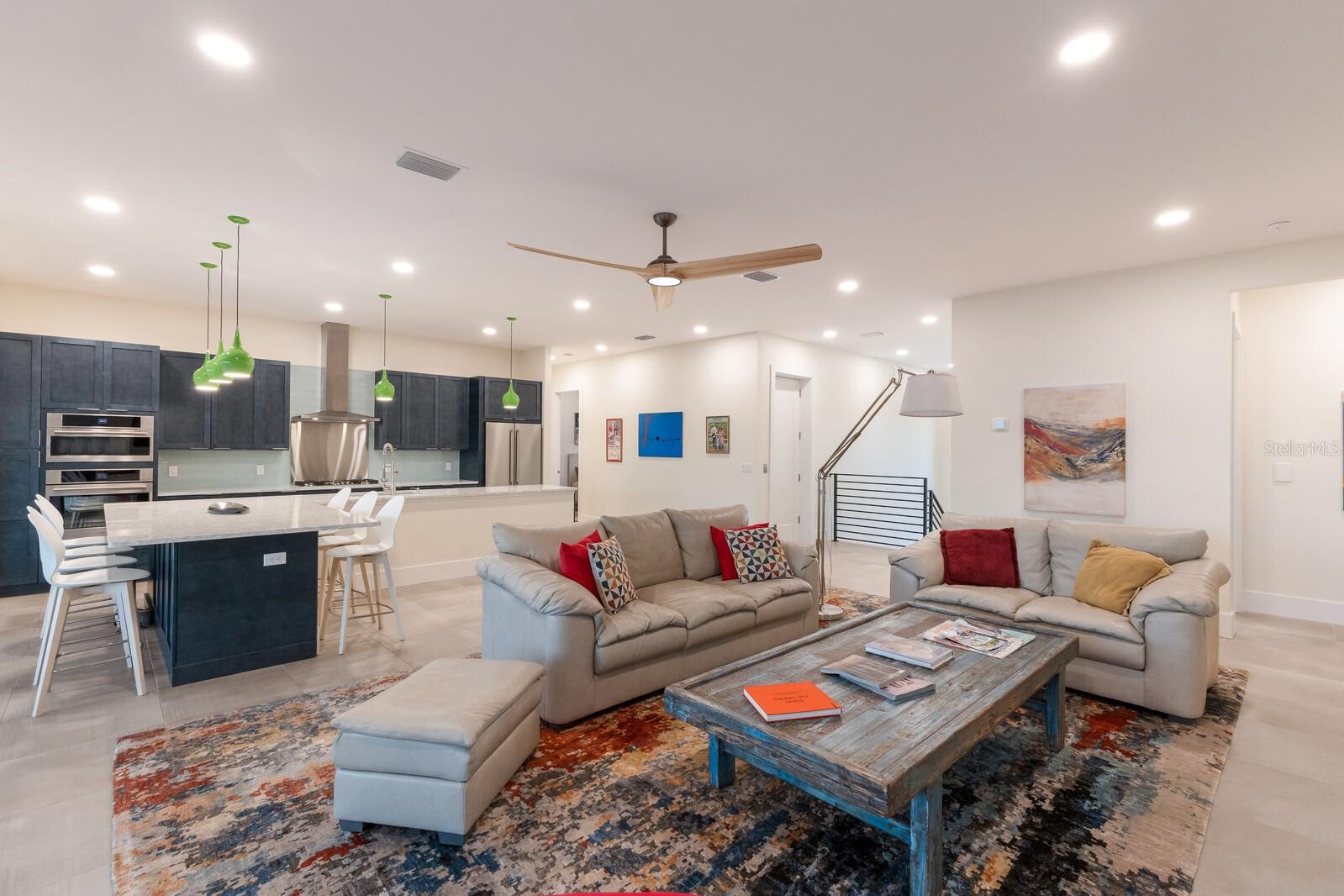 Longboat Key, Florida, 34228, United States, 3 Bedrooms Bedrooms, ,4 BathroomsBathrooms,Residential,Active,1987209