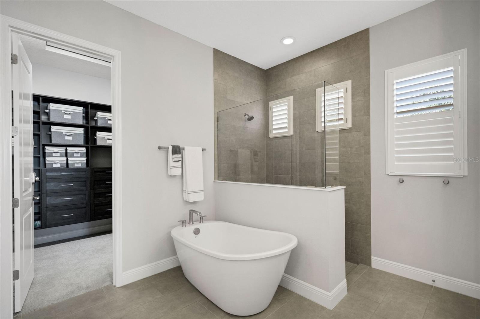 Sarasota, Florida, 34240, United States, 3 Bedrooms Bedrooms, ,3 BathroomsBathrooms,Residential,Active,2015455